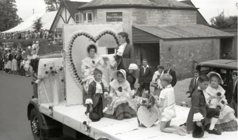 Vintage Photographs Capture Scenes of the Dursley Carnival in 1954