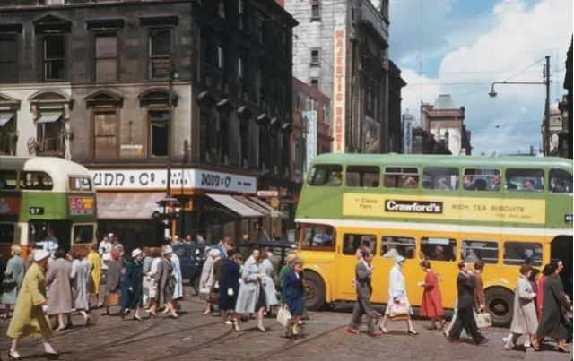 Beautiful Vintage Kodachrome Photos of Edinburgh and Glasgow in 1961