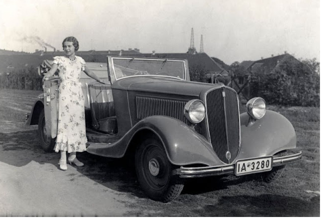 Cool Pics That Capture People Posing With Their Fiat Cars in the 1920s and ‘30s
