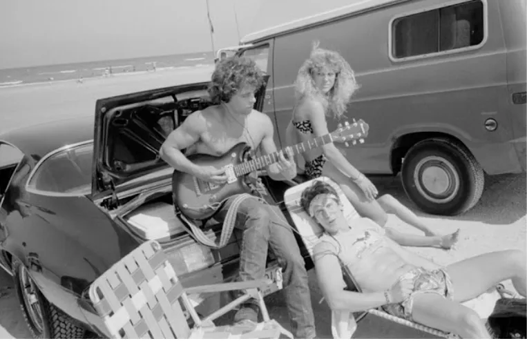 Big Hair & Tiny Swimwear: 27 Snapshots Capture Spring Breaks in Daytona Beach, Florida From the Early 1980s