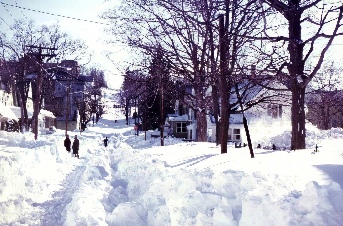 The Blizzard of 1978: Frozen Snapshots from the Historic Storm That Slammed the Northeastern US _ Throwback American Life