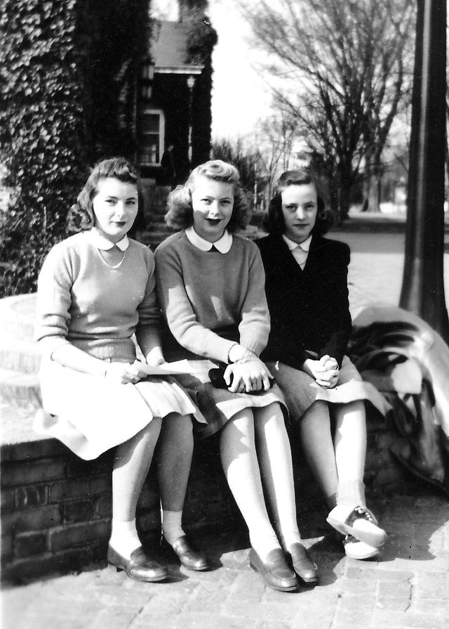 Skirts and Saddle Shoes: Favorite Styles of ’40s Teenage Girls