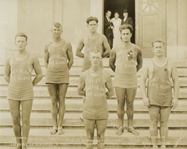 Vintage Lifeguard Fashion: 33 Interesting Photos of Lifesavers in Their Costumes Through the Years