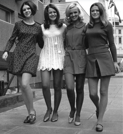 The Sexiest Fashion in the 20th Century – Stunning Vintage Photos of Street Girls in Their Miniskirts in the 1960s