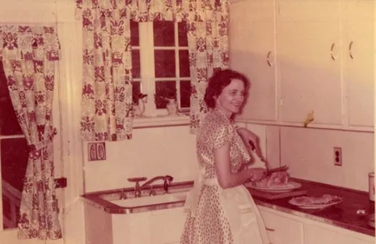 30 Amazing Snaps That Show Old Curtains of the 1950s and ‘60s