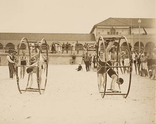 Vintage Photos of Beach's Life in Australia _ Aus