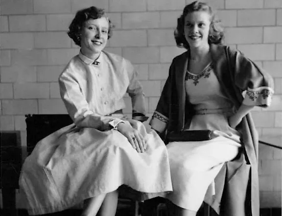 Glamour photos montre les robes que les filles portaient souvent dans les années 1950 _ FrVintage