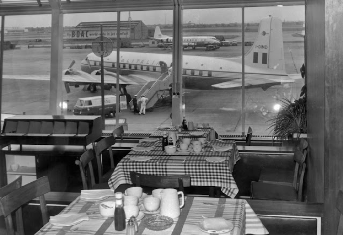 In the 1950s, 23 vintage photos of Heathrow Airport in London were captured _ Au & Uk vintage