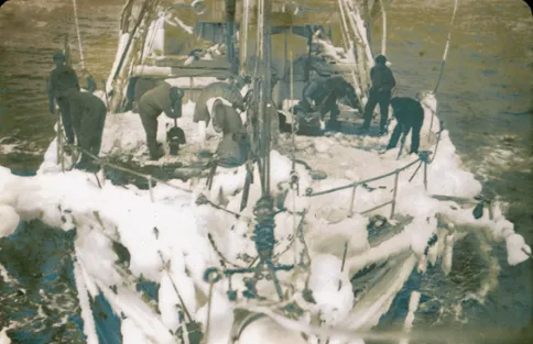 Incredible Photographs From the 1911 Australasian Antarctic Expedition _ AuVintage