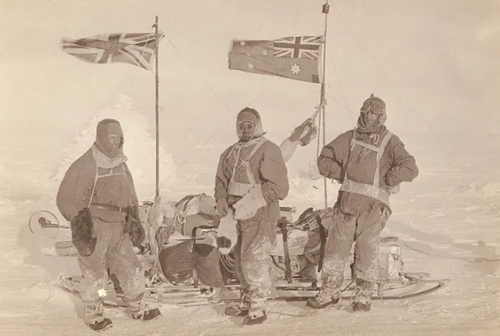 40 Amazing Photographs From the First Australasian Antarctic Expedition Between 1911-14 _ AuVintage