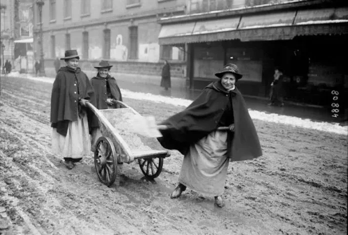 Anciennes photos de femmes travaillant pendant la Première Guerre mondiale _ frhistoire