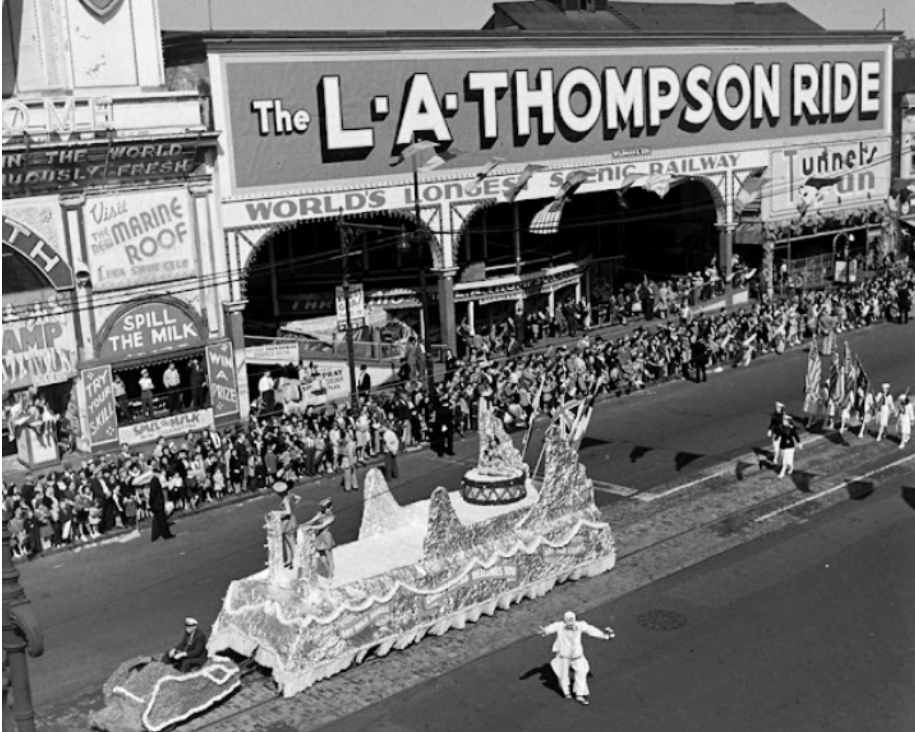 22 Vintage Photographs of Coney Island, New York During the 1940s