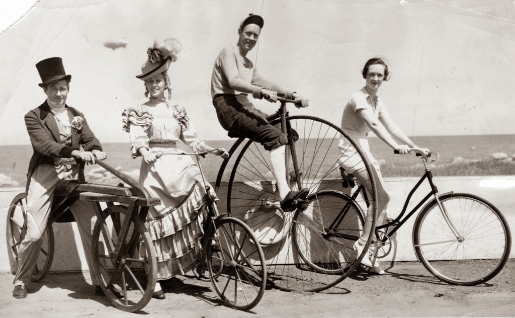 Vintage Photos of Chicago's Cycling Craze