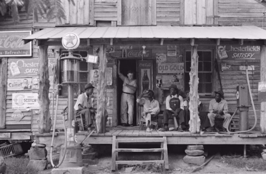 Interesting Pictures of a Country Store on Dirt Road in North Carolina, 1939; And Surprise That It Is Still Standing More Than 70 Years Later!