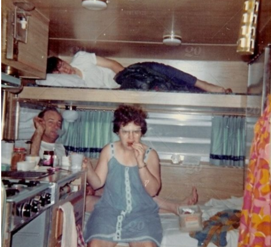 Cool Pics Show the Interior of Mobile Homes From Between the 1940s and '70s