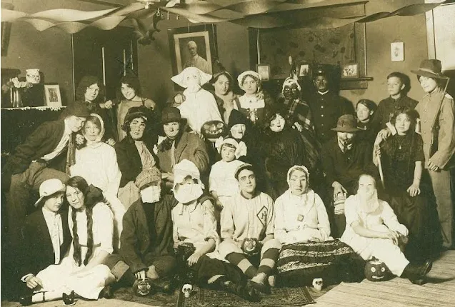 Vintage Photos of Halloween Parties in the Early 20th Century