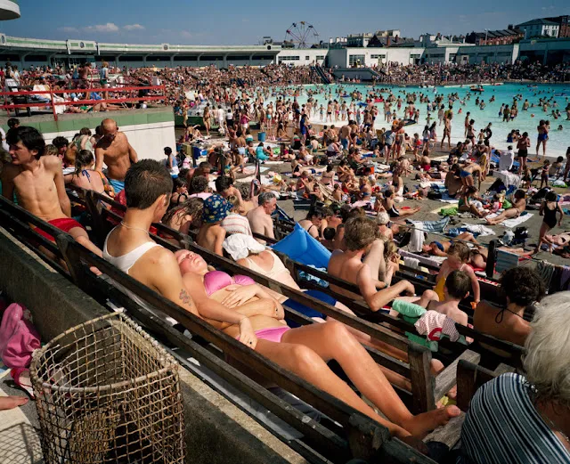 40 Photographs Reveal the Realities of New Brighton, a Working Class Seaside Resort in Northern England, During the 1980s