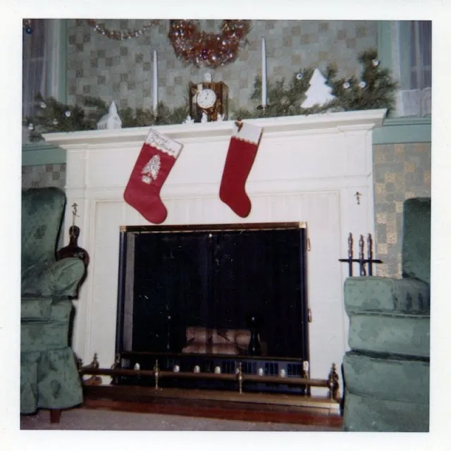 45 Awesome Photographs Displaying Christmas Home Interiors from the 1950s and 1960s