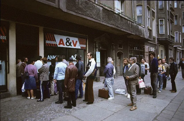 Die letzten Tage der DDR - 40 faszinierende Fotografien, die den Alltag in Berlin in den späten 1980er Jahren einfangen