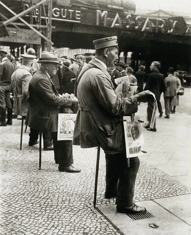 32 erstaunliche Vintage-Fotografien, die das alltägliche Leben im Berlin der 1920er Jahre festhalten