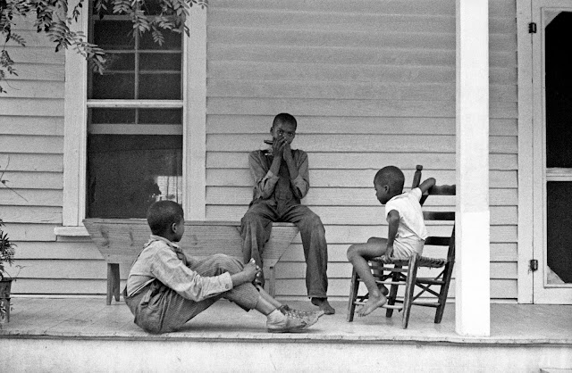 25 Vintage Photographs Capture Daily Life of American Children During the Great Depression