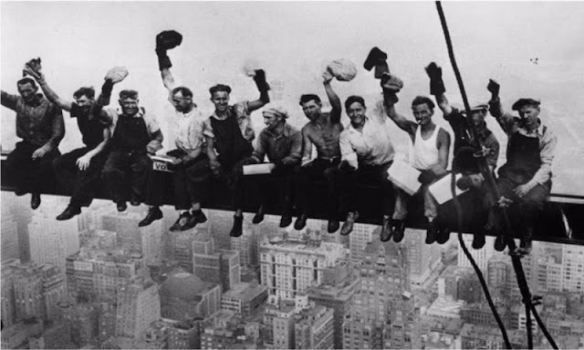 12 Amazing Vintage Photographs That Show People Who Weren't Afraid of Heights