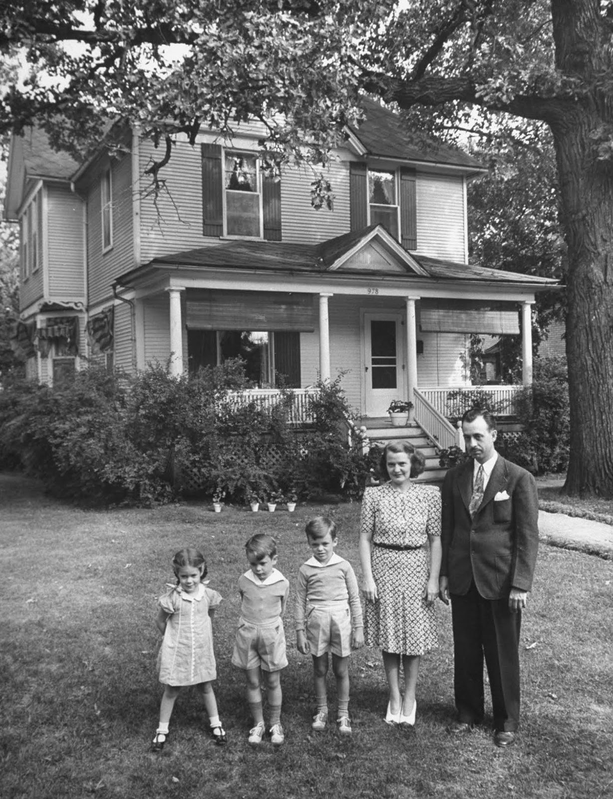 Inside the life of a traditional American mother, 1941