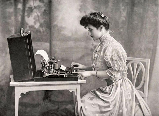 Before Computer: Here Is What People Worked With Their Typewriters in the Last Decades
