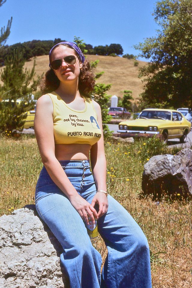 30 Cool Photos Defined Fashion Styles of Young Women in the 1970s