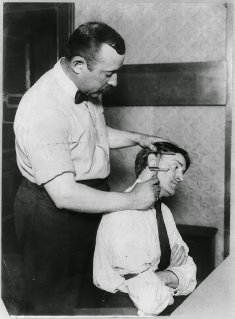 Vintage Photographs Reveal How New York Police Measuring a Criminal in the 1900s