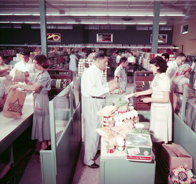 22 Wonderful Color Photographs That Capture Everyday Life in Venezuela in the 1950s