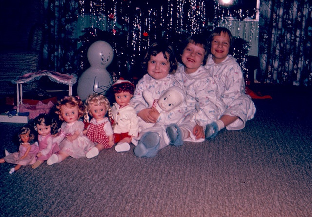 Lovely Vintage Photos Show the Happiness of Children on Christmas Morning