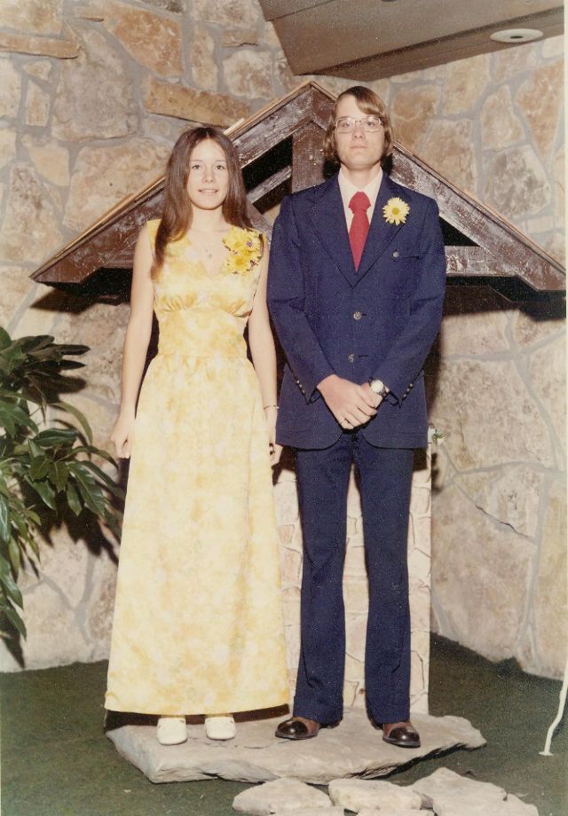 40 Cool Pics of the '70s Prom Couples