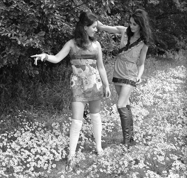 You Go Girls! 38 Cool Pics of Women in Go-Go Boots From the Mid-1960s and 1970s