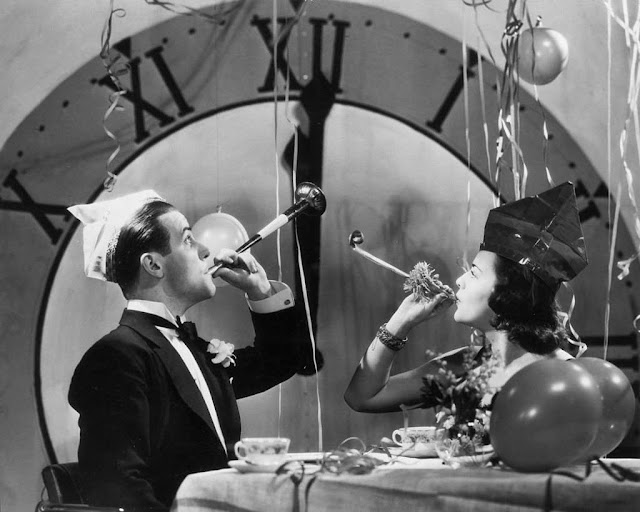 30 Fun and Interesting Vintage Photos of New Year's Eve Celebrations From Between the 1930s and 1950s