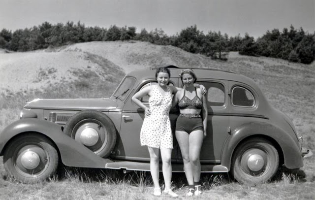 40 Cool Snaps That Defined the 1930s Beachwear Styles of Women