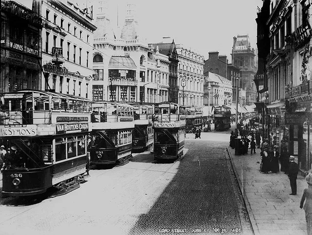 36 Amazing Vintage Pictures of Street Scenes in Liverpool in the late 19th to early 20th Centuries