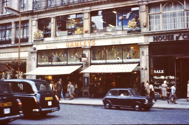 Fascinating Vintage Snapshots of London in 1978