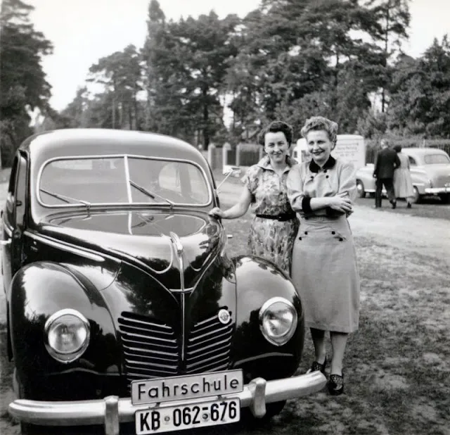 40 Vintage Photos of People Posing With Ford Taunus Automobiles in the 1950s