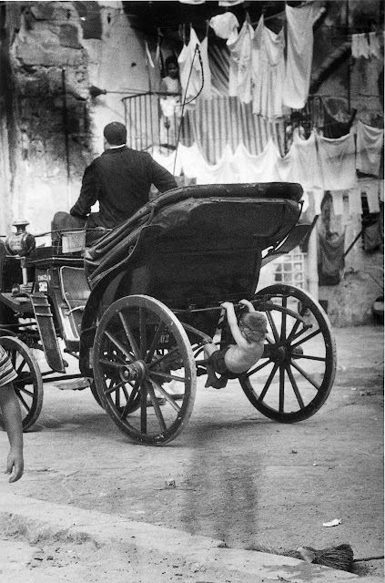 40 fotografie mozzafiato in bianco e nero catturano la vita quotidiana a Palermo, in Sicilia, negli anni '50 e '60 _ Ricordi d'Italia