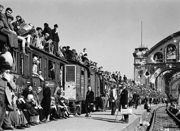 60 Vintage-Fotos vom zerstörten Berlin im Jahr 1945