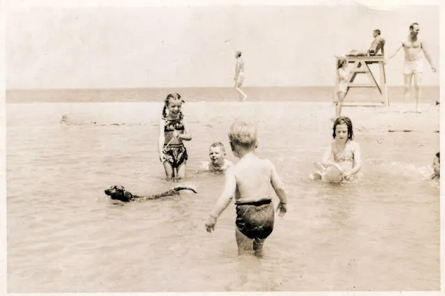 Alte Fotos, die schöne Momente von Kindern einfangen, die möglicherweise an deine Kindheit erinnern