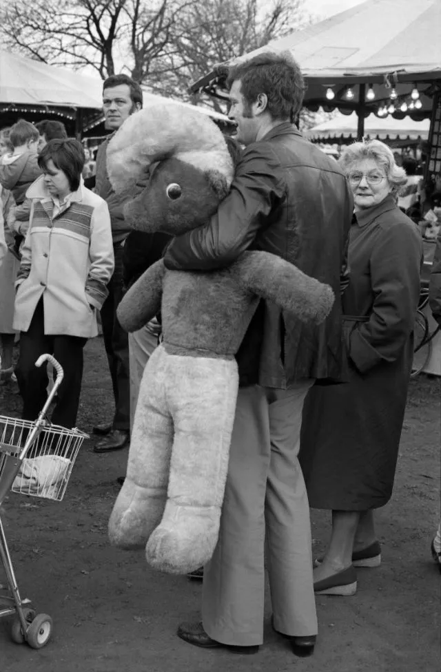 Fascinating Old Photos of Richmond’s Magical Funfairs in the 1980s