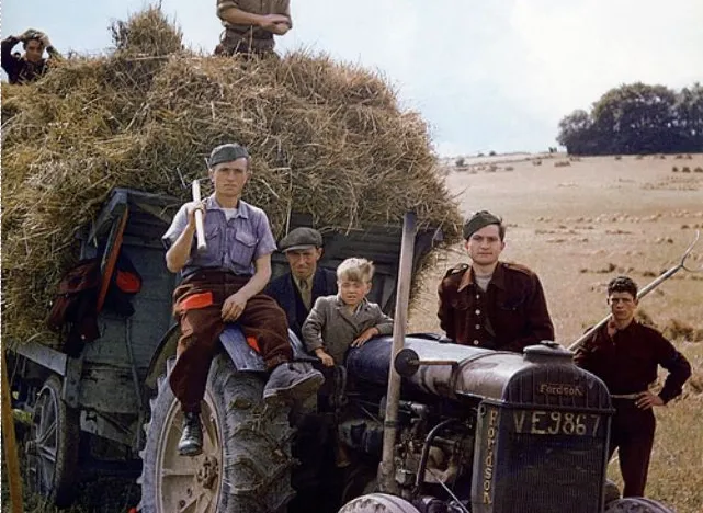 Breathtaking Color Photos Show What Life Was Like in Britain During the Second World War