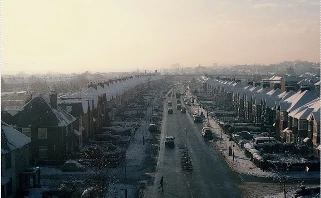 30 Impressive Photos that Show '80s Street Scenes of London in the Snow