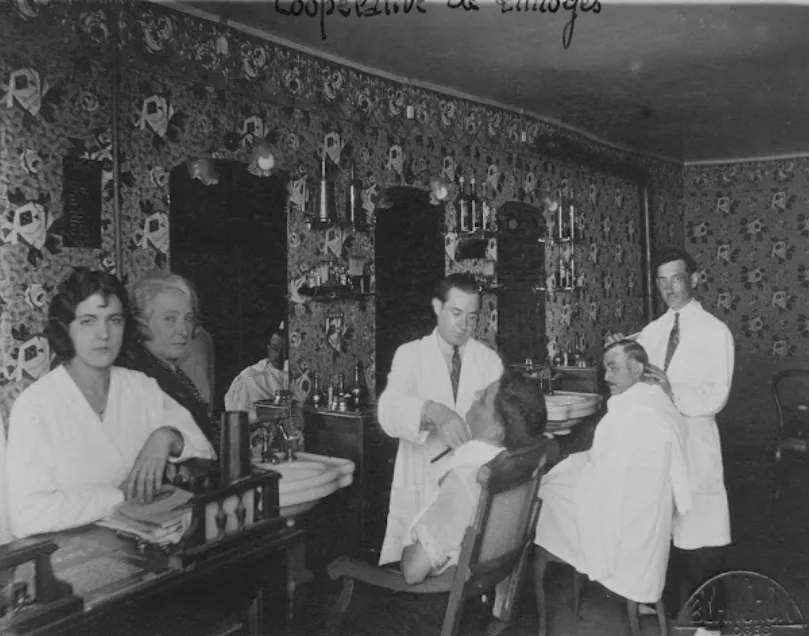 Superbes photographies vintage d'un salon de coiffure français dans les années 1920 _ FRNAN