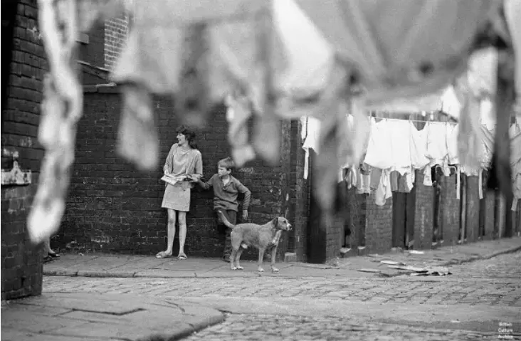 Life in Bolton: Capturing the 1970s Through the Eyes of Photographer Don Tonge