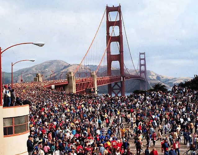 Incredible Pictures of People Flattened Golden Gate Bridge During the 50th Anniversary Celebration in 1987