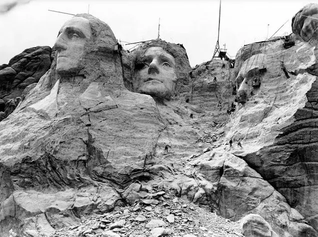 Amazing Photographs of the Making of the Mount Rushmore From 1935-1941