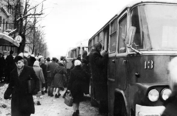 Takiej Częstochowy dziś już nie ma... Zwykły dzień w mieście na archiwalnych zdjęciach z minionego wieku. Oto miasto z lat 50., 60. i 70.